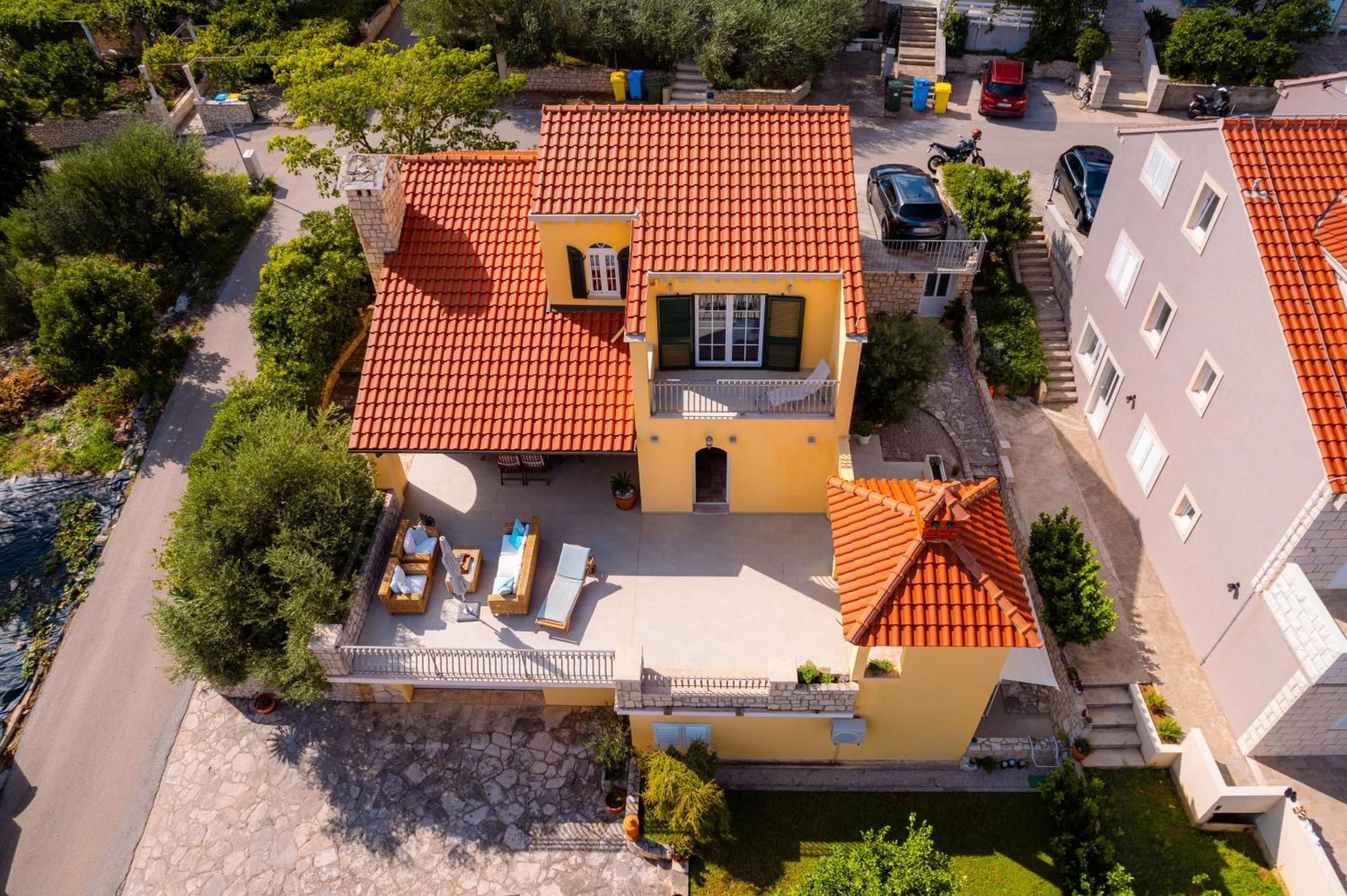 House 4 You Lumbarda Exterior foto